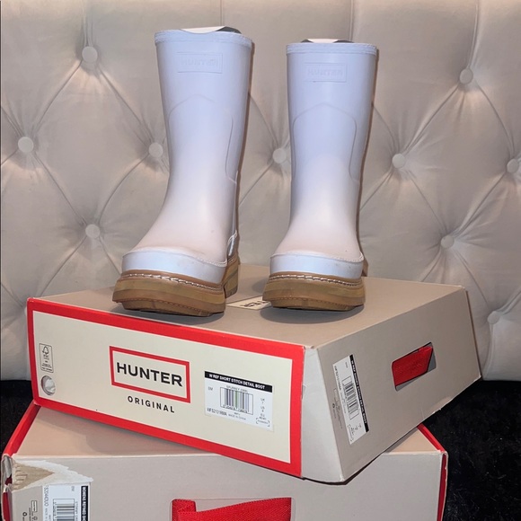 Hunter women  White and Tan Rain Boots - Picture 1 of 3